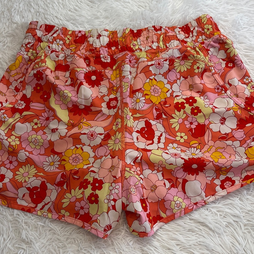 Avia Red Floral Women's Athletic Shorts SIZE L 12-14 BUILT IN UNDERPANTS - Picture 7 of 10